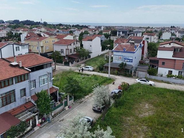 YENİÇİFTLİK MERKEZDE İMARLI İFRAZLI PARKA CEPHE FIRSAT ARSA!