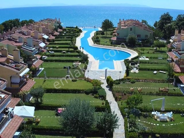 Yeniçiftlik Kaptan Countryde Satılık Prestijli Triplex Villa!