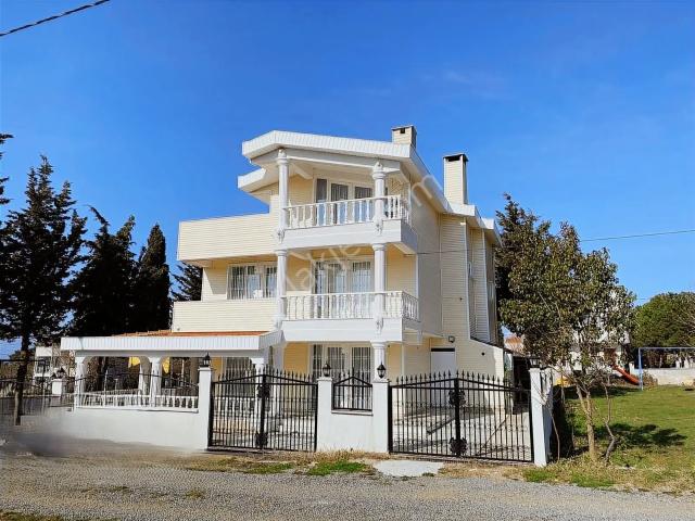 Yeniçiftlik'de Deniz Tarafında Büyük Villa #kartallar'dan#