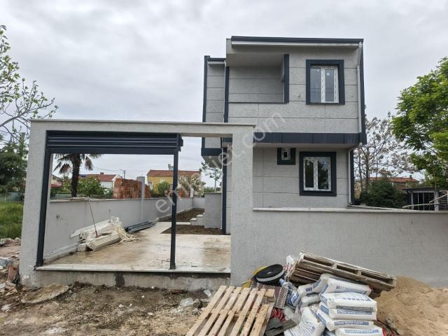 Yeniçiftlikte 200 M2 Net Arsa İçerisinde İskanlı 3+1 Sıfır Villa