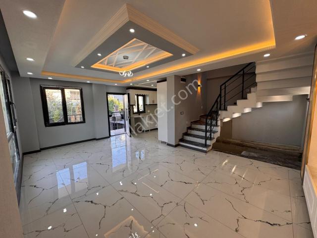 Yeniçiftlik'te 4+1 Hamamlı Saunalı Satılık Villa