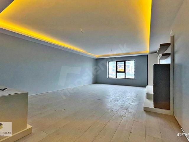 YENİKENT EMLAK'TAN GENİŞ 3+1 SÜPER ÖZEL LÜKS KİLERLİ SİTE DAİRE