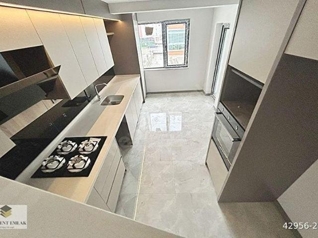 YENİKENT EMLAK'TAN SATILIK 2+1 LÜX CADDE ÜZERİ YERDEN ISITMALI