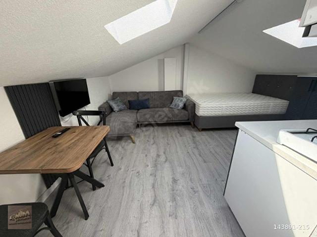 YENİKÖY DE KİRALIK STÜDYO ÇATI KATI EŞYALI DAİRE