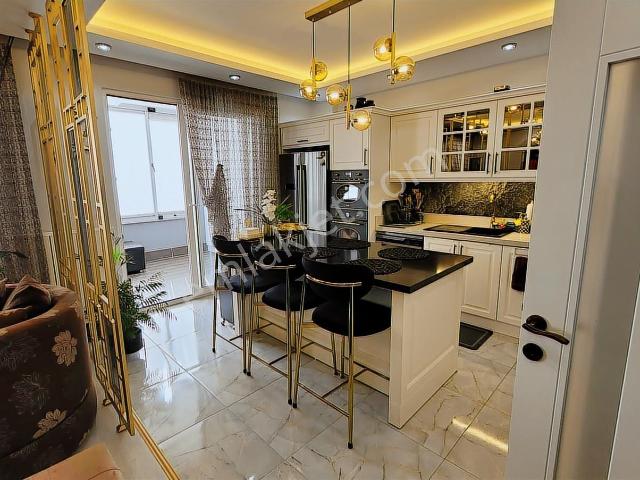 Yeni Rota'dan Şehir Manzaralı Geniş 4+1 Lüks Daire