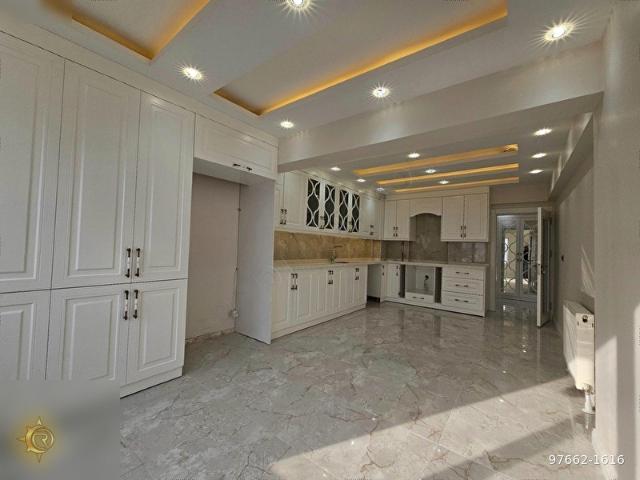 YENİ ROTADAN MERKEZİ KONUMDA ULTRA LÜX YAPIM GENİŞ 4+1 DAİRE