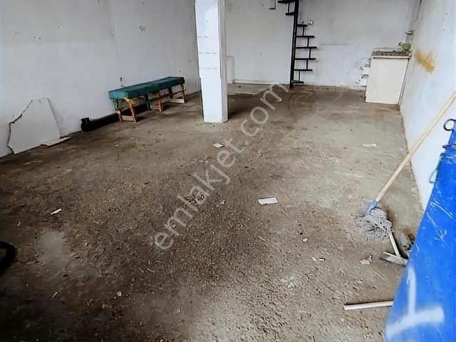 Yeni Sanayide İş Akımının Yoğun Noktasında Kiralık Dükkan