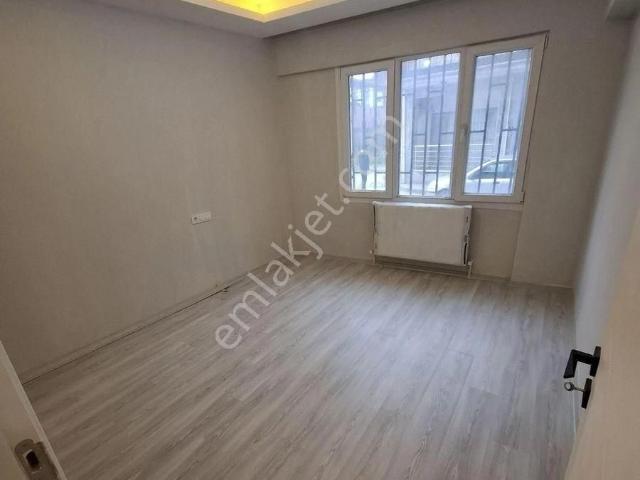Yenicami’de Çarşıya Yakın! Yeni Tadilatlı 2+1 Doğalgazlı 110 M²