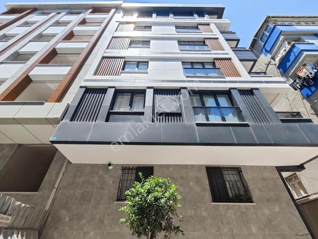 Yenibosna Çakmak Durağında Aileye Memura 2+1 Kiralık Sıfır Daire