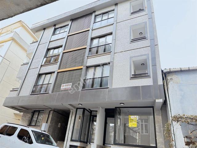 Yenibosna Fevziçakmak Mahllesi'nde 3+1 Çift Banyolu Geniş Daıre