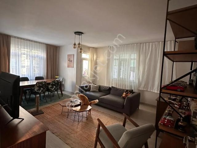 Yenibosna Hürriyet Mh 2+1 3,kat E5 Metro Yakını Daire