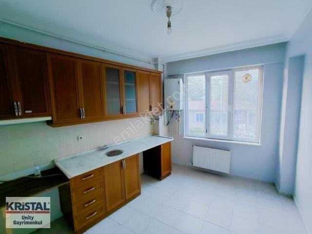 Yenibağlar'da Bakımlı Park Manzaralı 2+1 Daire