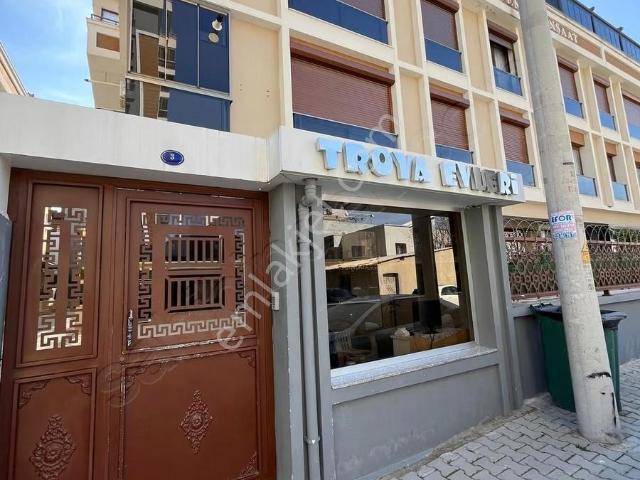 Yenigün Mh.troya Evleri D.gazlı Ebevyn Banyolu 2+1 Satılık Daire