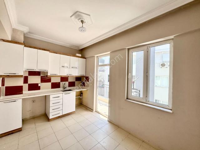 Yenigünde Ayrı Mutfaklı Asansörlü 2+1 Kiralık Arakat Daire