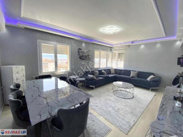 Yenigün'de Satılık 3 Cepheli | Otoparklı | Geniş 2+1 Ferah Daire