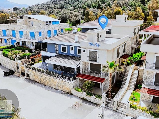 Yenifoça Burunucu' Nda 3+2 Satılık Tripleks Villa