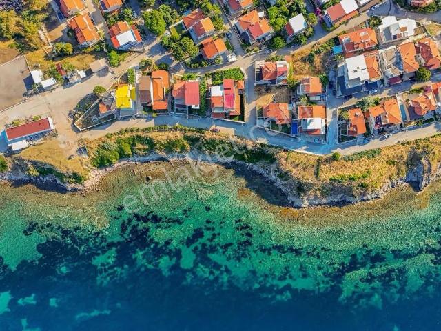 Yenifoça Burunucu'nda Deniz'e Sıfır Eşsiz Taş Villa