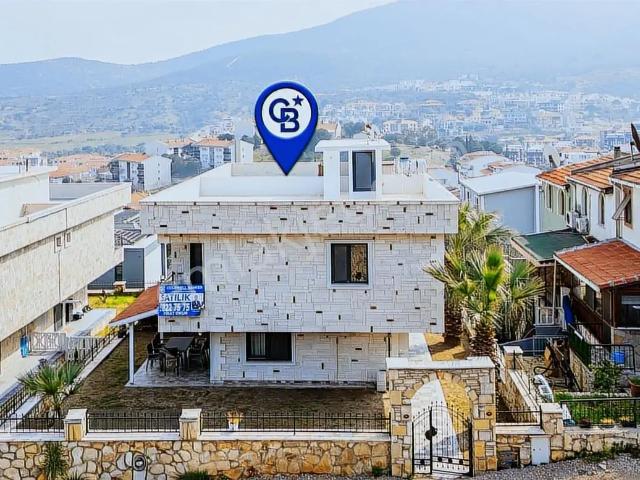 Yenifoça Fevzi Çakmak Mah. Satılık 3+1 Müstakil Bahçeli Villa