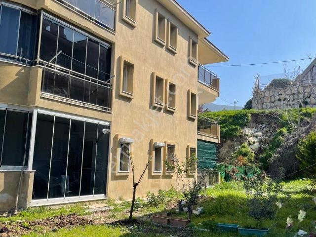 Yenifoça Kiralık Eşyalı Daire