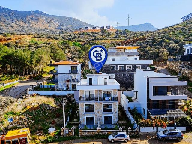 Yenifoça Mustafa Kemal Atatürk Mah. Satılık 4+1 Villa