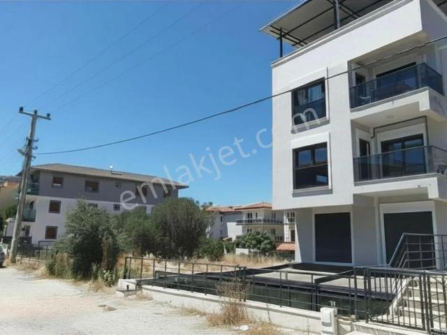 Yenifoça Narezende Satılık Merkeze Yakın Arakat 2+1 Daire