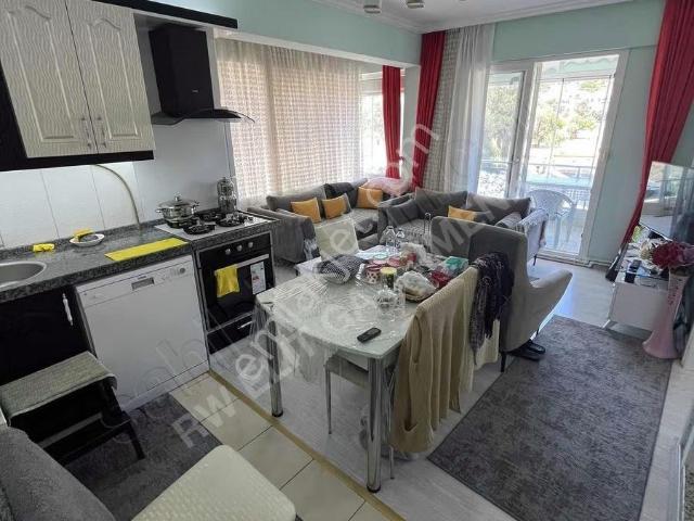 Yenifoçada Merkezi Konumda Ferah 2+1 Satılık Daire