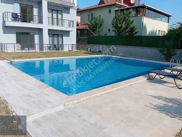 Yeniköy Merkez Havuzlu Otoparklı Site İçinde 3+1 Çatı Dubleks
