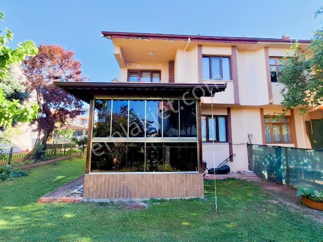 Yeniköy Asmalı Villarında 4+1 Satılık Villa
