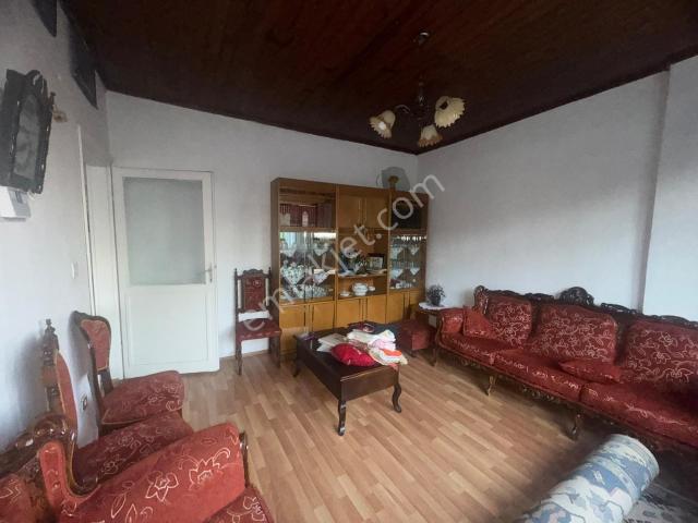 Yeniköyde 2+1 Eşyalı Kiralık Daire