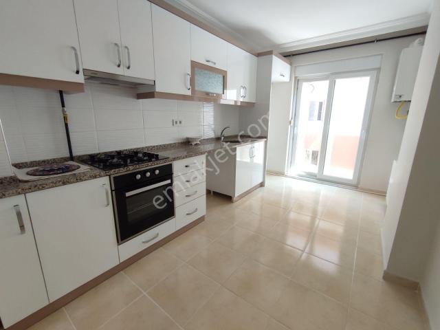 Yeniköy'de Geniş, Doğalgazlı, Asansörlü Kiralık 3+1 Daire