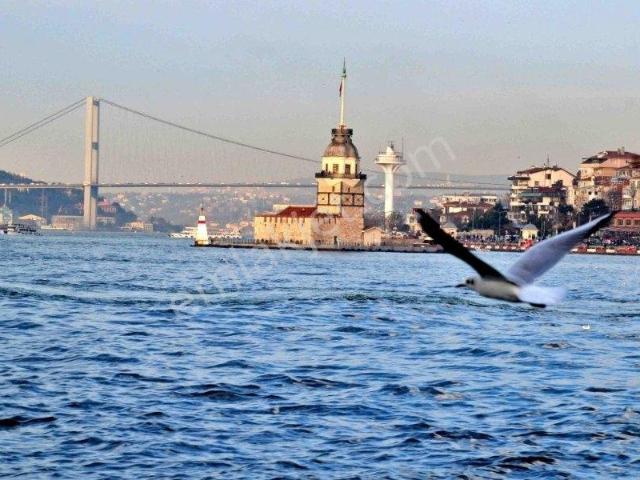 Yeniköy'de Full Boğaz Manzaralı Bahçeli Garajlı Satılık Yalı