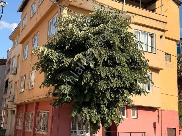 Yenikaramanda Satılık Köşe Parsel Üzerinde 4 Daireli Bina