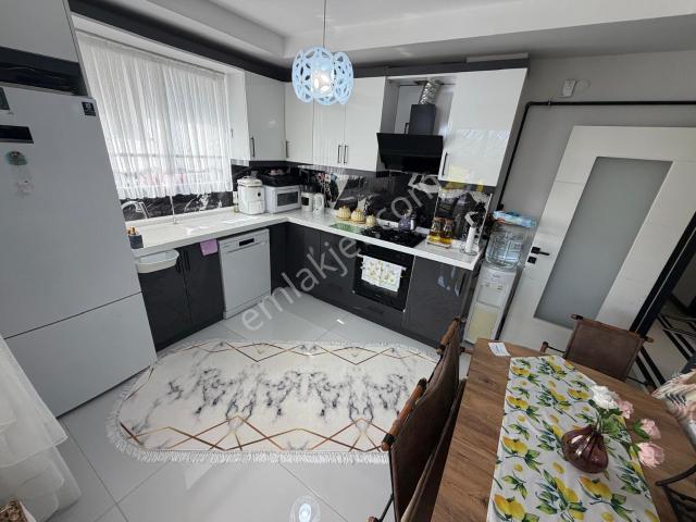 Yenikent 29 Ekim'de Merkezi Konumda Full Yapılı Lüx 3+1 Kiralık