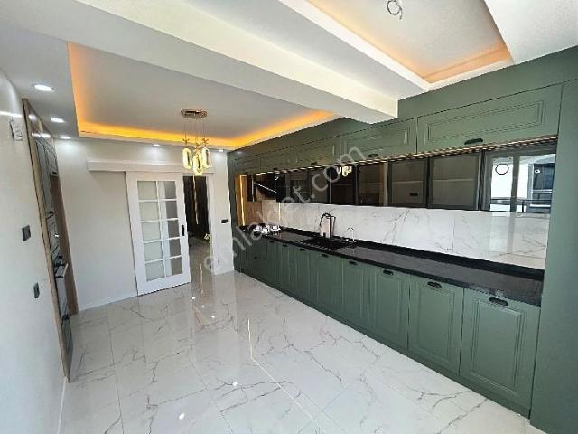 Yenikent Emlak'tan Ara Katta Ultra Lüx Satılık 140m2 Daire