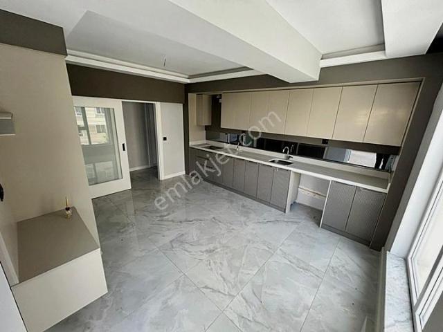 Yenikent Emlak'tan Satılık 150 M2 3+1 Kilerli Cad. Üzeri Daire