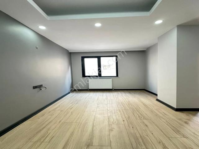 Yenikent Mah. Göçmen Mahallesinde | Sıfır | 110m² | Ara Kat 2+1