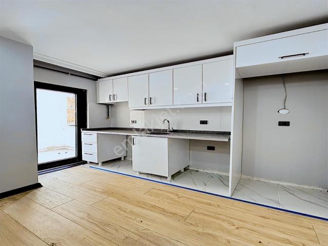 Yenikent Mah. Göçmen Mahallesinde | Sıfır | 110m² | Ara Kat 2+1
