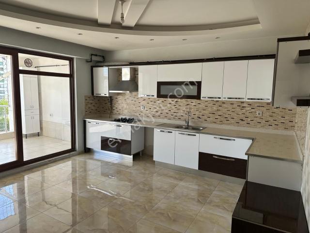 Yenihal Yolunda 4+1 Enç Yapıda Lüx Daire Kiralıktır.