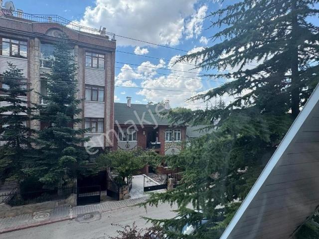 Yenimahalle Tepealtı Gürler Sk Da Ferah Ve Geniş 180m2 3+1 Satılık