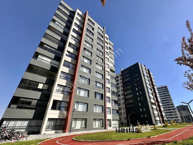 Yenimahalle Yeni Batı Cumhuriyet Kiralık 4+1 Lüks Daire