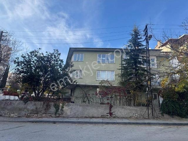 Yenimahalle Ergenekon Mah. Beyazköy Sk. 3+1 100 M2 Satılık