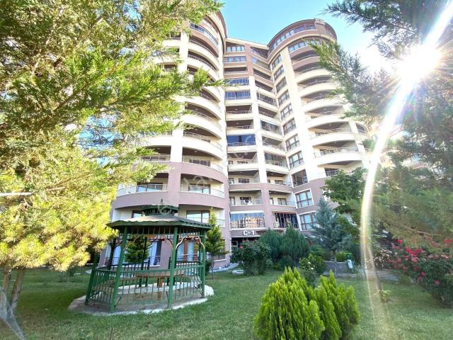 Yenimahalle Serhatta Satılık Lüx 4+1 Daire