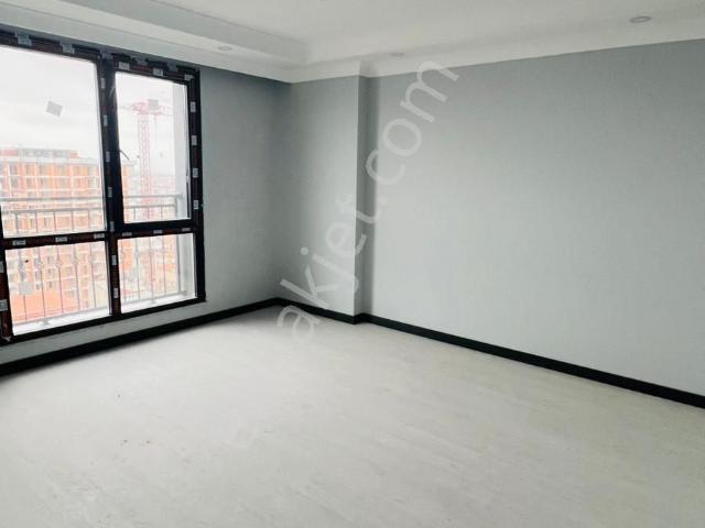 Yenimahallede Satılık 3+1 Sitede Sıfır Daire metroya Yakın