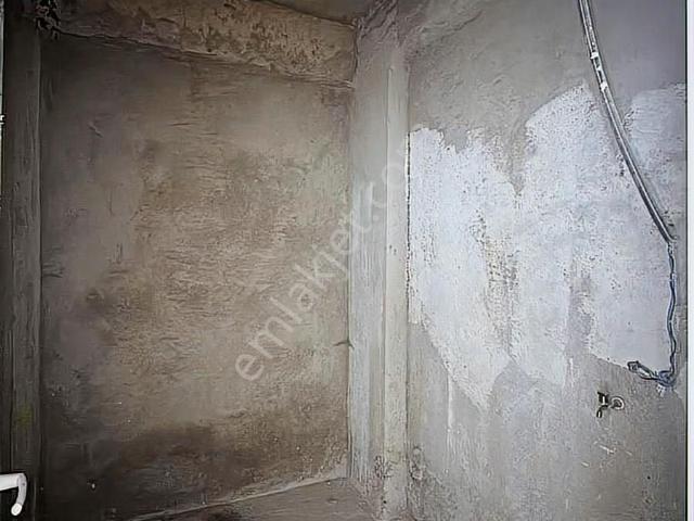 Yedi Eylül Mahallesinde Cadde Üzeri Batarlı Satılık Dükkan / Ma