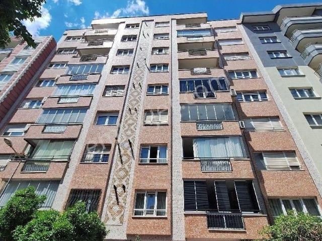 Yedieylül Mahallesinin En Güzel Yerinde En Geniş Harika 3+1!