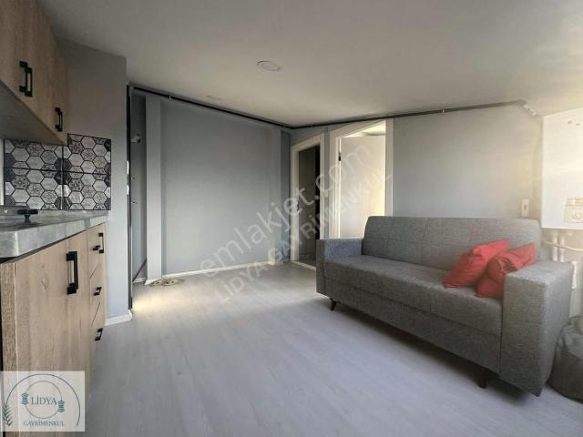 Yeditepe Ünv. Karşısında 1+1 Eşyalı Daire