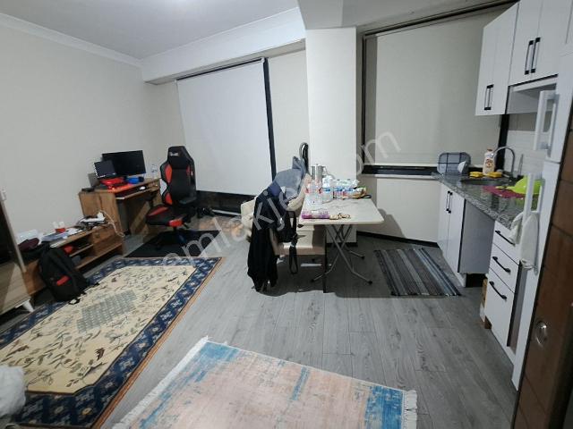 Yeditepe Alt Kapı Karşısı | Güvenlikli Sitede 1+0 | Kiracılı