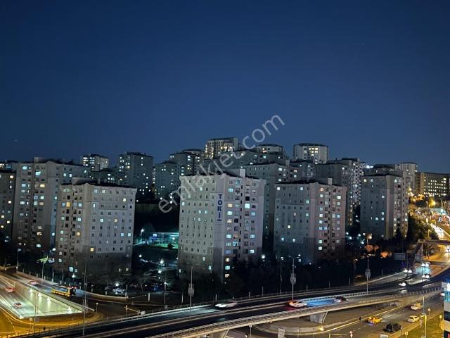 Yelkenciler^den Halkalı Atakentte 3+1 Tadilatlı Satılık Daire