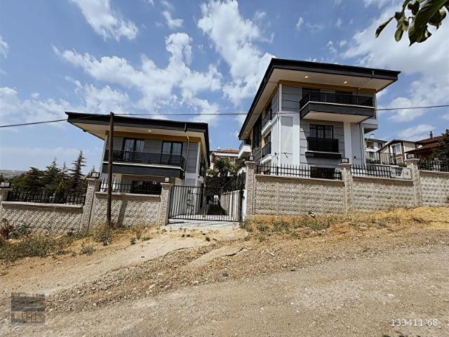 YERDEN ISITMA GENİŞ PEYZAJSIFIR 5+2ÜÇ KATLITRİPLEKS VİLLA