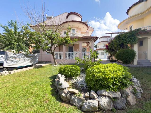 {yergüzar Cad. Deniz Tarafı} Havuzlu Site,2+1,bahçe Kat